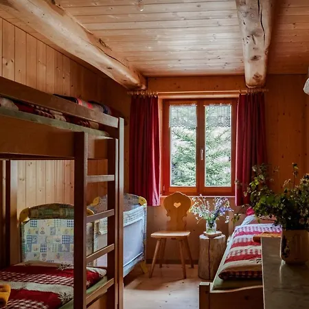 Rifugio Alpe San Romerio Фермерский дом