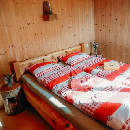 Alloggio per agriturismo Rifugio Alpe San Romerio *