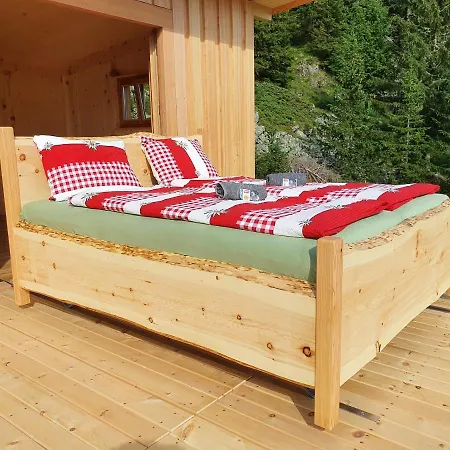 Rifugio Alpe San Romerio ファームステイ Brusio