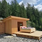 Farm stay Rifugio Alpe San Romerio Brusio