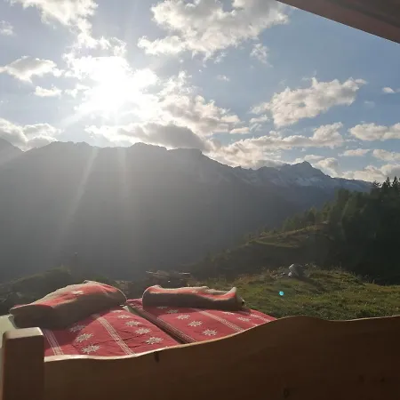 Rifugio Alpe San Romerio Lantgård *